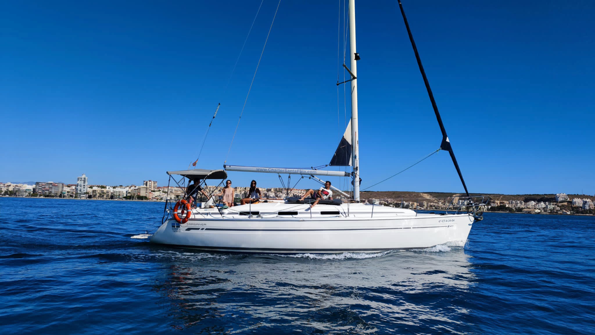 Alquiler de velero con patrón en Santa Pola