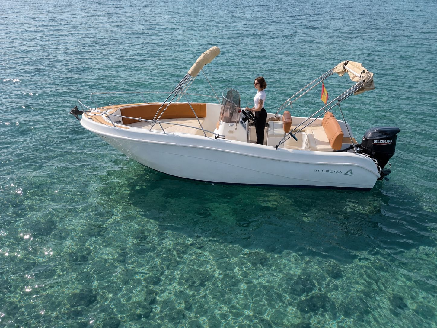 Alquiler de barco de diseño italiano en Alicante: Alimed II para 8 personas